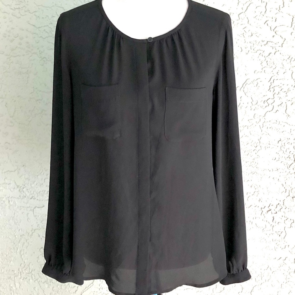 🎉2/$15🎉 Women’s Loft Long Sleeved Top